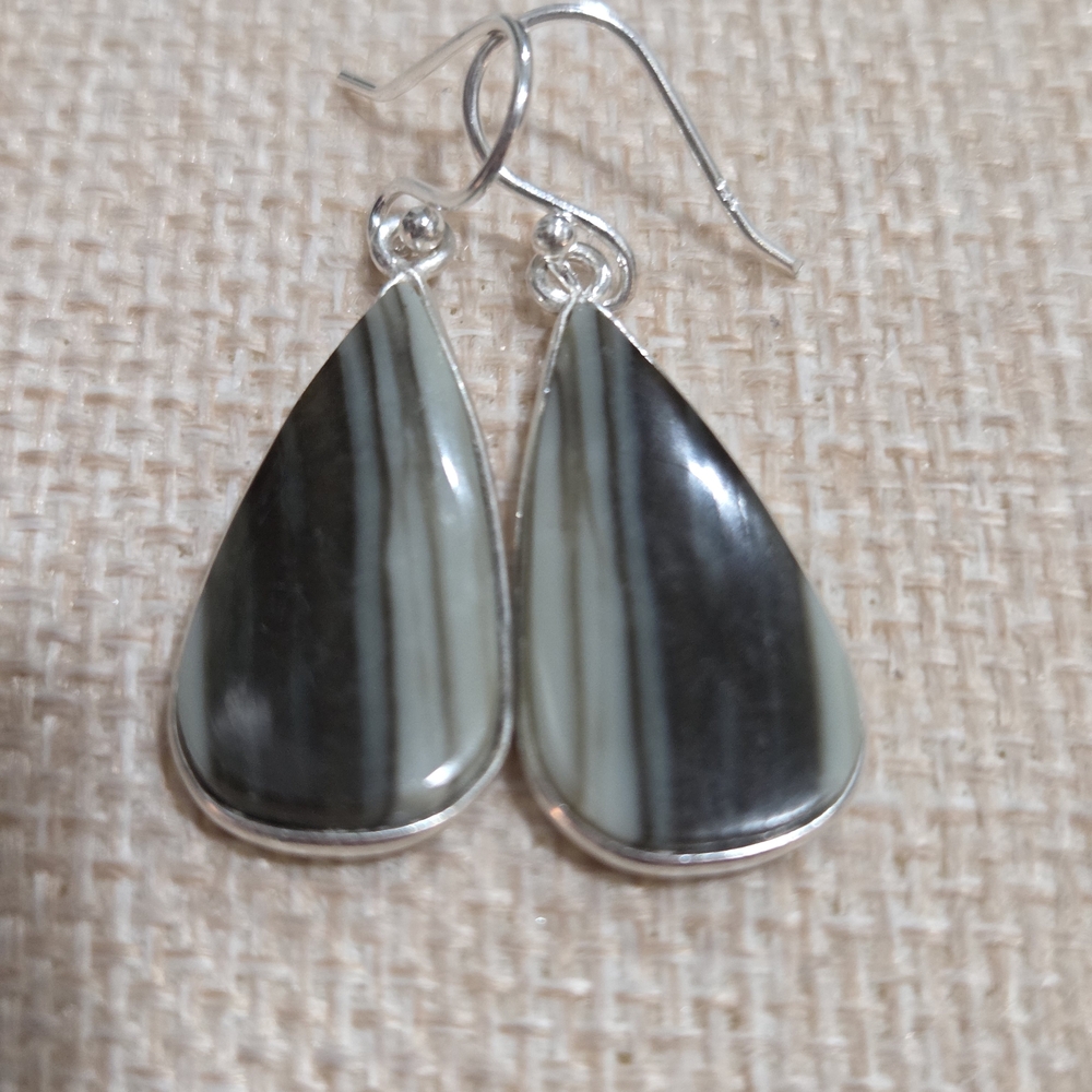 Elegant Striated Tibetian Agate Teardrop Earrings